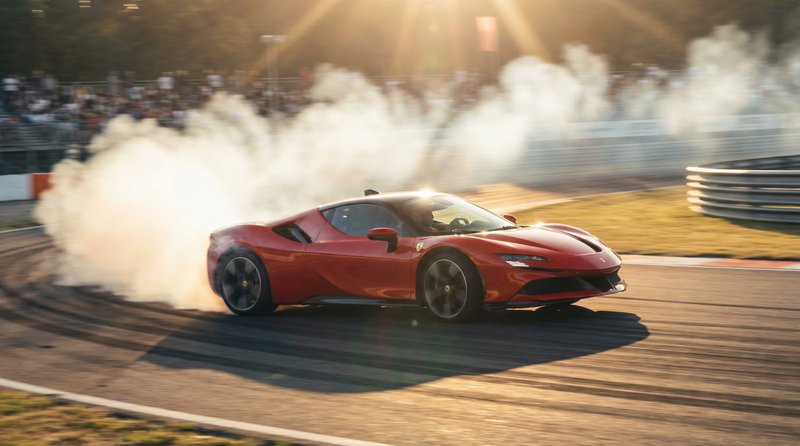 麻豆传媒跑车赛道测评视频